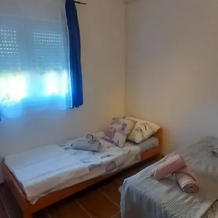 Josic 2 Апартаменты *